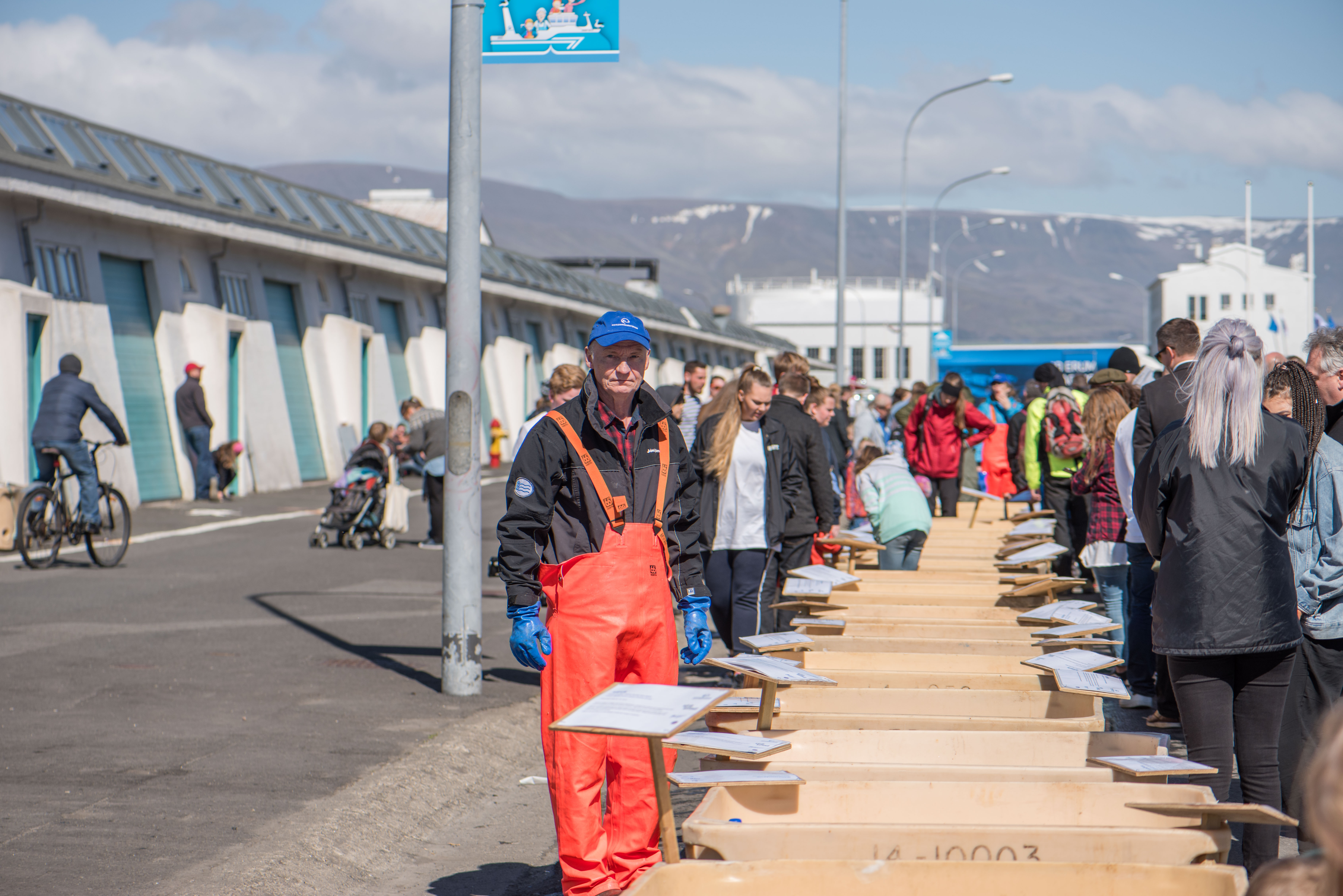 Hátíð hafsins 11. Júní 2017. Jónbjörn var drifkrafturinn í þeirri sýningu til fjölda ára. Safnaði eintökum til að sýna og hafði ánægju af að miðla fróðleik til áhugasamra. 