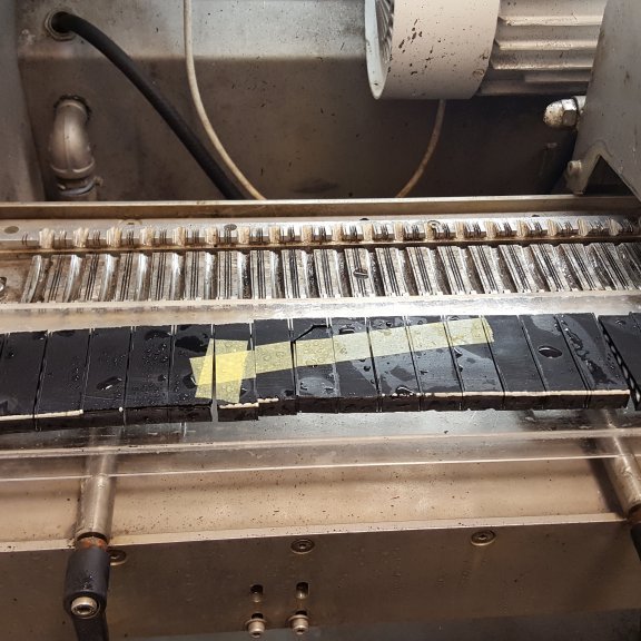 Sögun lokið. Þunnu sneiðarnar (1mm) eru notaðar.