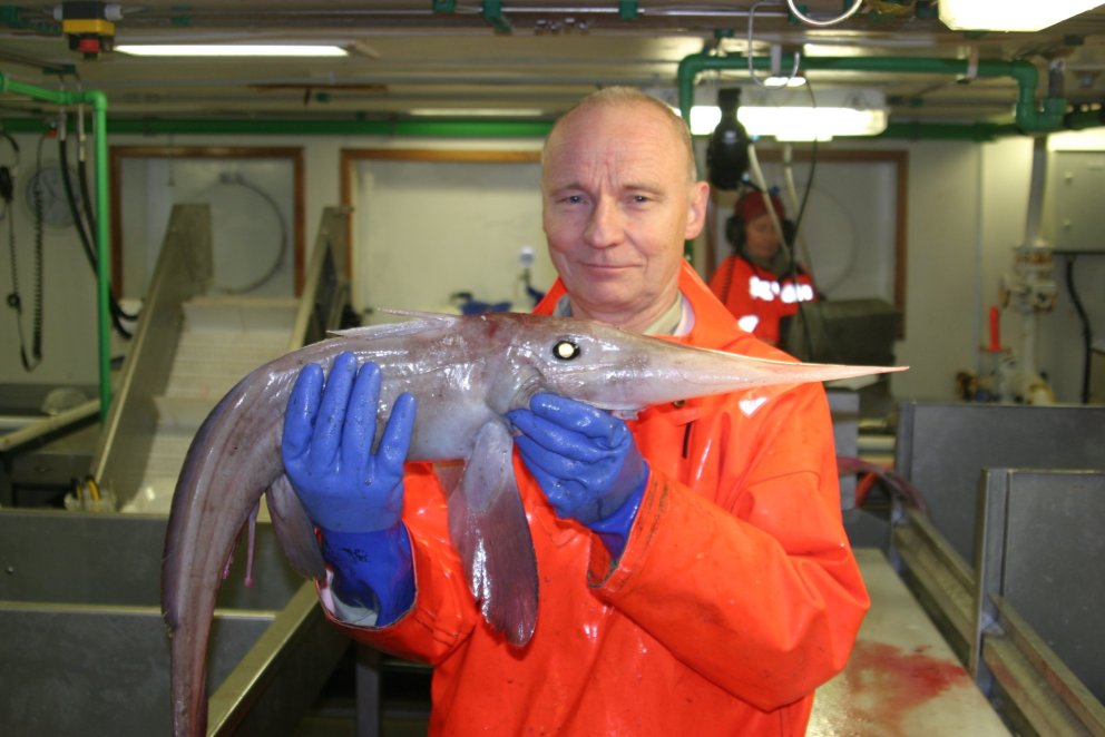 Hróðugur með trjónufisk á djúpslóð í haustralli 2012. Í þessum leiðangri naut Jónbjörn sín vel enda &hellip;