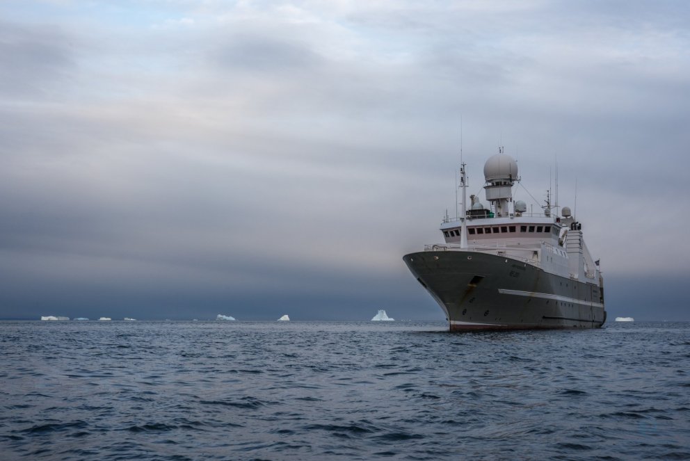 The research vessel Árni Friðriksson will join the survey on 8 September.
Photo: Svanhildur Egilsdó&hellip;