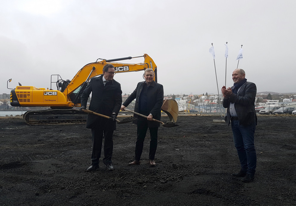 Framkvæmdir hafnar við Fornubúðir