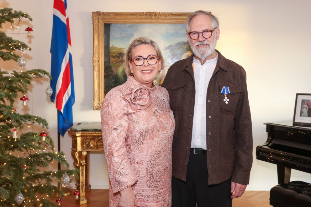 Karl Gunnarsson hlýtur heiðursmerki hinnar íslensku fálkaorðu