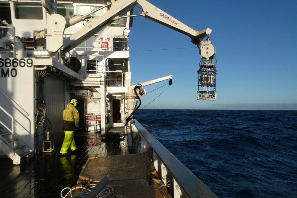 Deployment of the CTD from RV Þórunn Þórðardóttir, for measuring temperature and salinity profiles a&hellip;