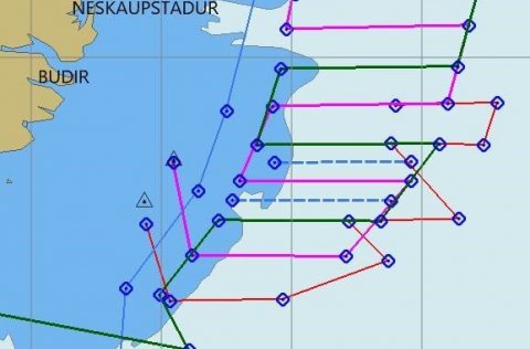 Fyrirhugaðar leiðarlínur skipanna þriggja þar sem rauða línan er ætluð Bjarna Ólafssyni til að afmar…