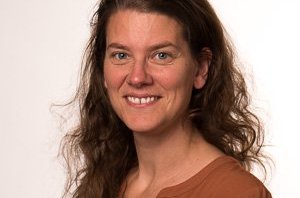 Pamela J. Woods delivers a lecture at MFRI