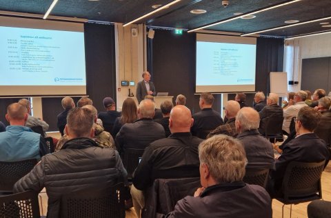 Þorsteinn Sigurðsson, forstjóri Hafrannsóknastofnunar, bauð gesti velkomna og setti fundinn.