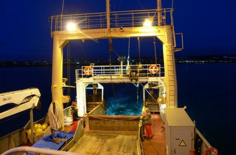 RS. Bjarni Sæmundsson á siglingu frá Hafnarfirði að kvöldi 26. október 2020. Ljósm. Andreas Macrande…