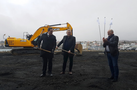 Framkvæmdir hafnar við Fornubúðir